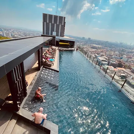 The Base Central Pattaya 75 By Numam Exterior photo