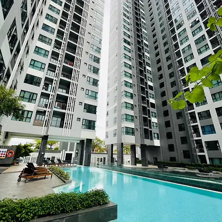 The Base Central Pattaya 75 By Numam Exterior photo